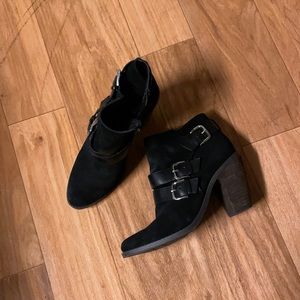 DV by Dolce Vita black suede ankle boots size 5.5